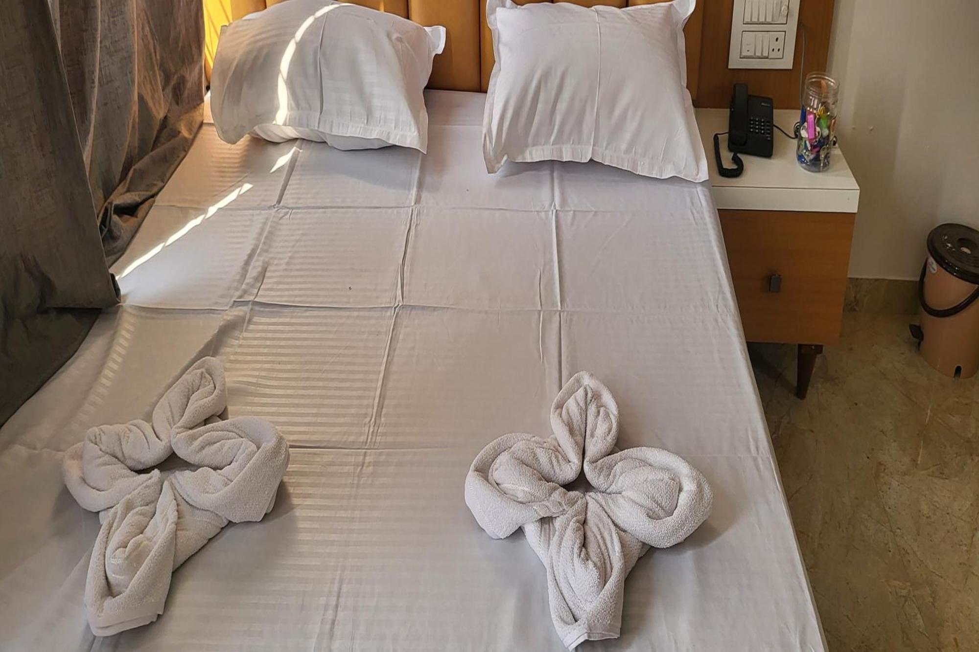 Hotel Ruchi Executive Satara Esterno foto